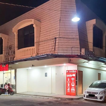 Reddoorz At Mayjen Sungkono Surabaia Exterior foto